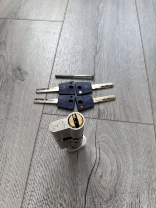 Замок сердцевина секрет дверной Mul-t-lock продам