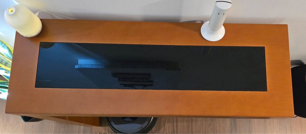 Aparador  madeira e vidros pre