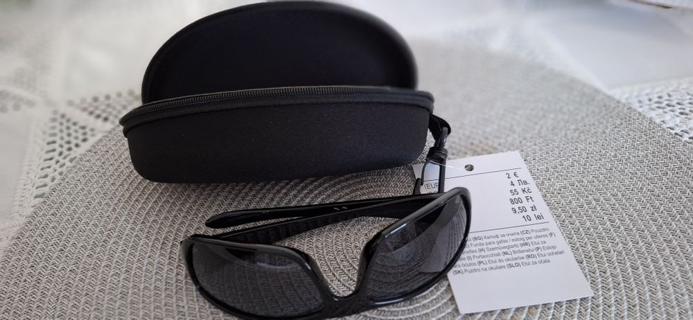 Okulary przeciwsłoneczne z filtrem UV Boots +futerał