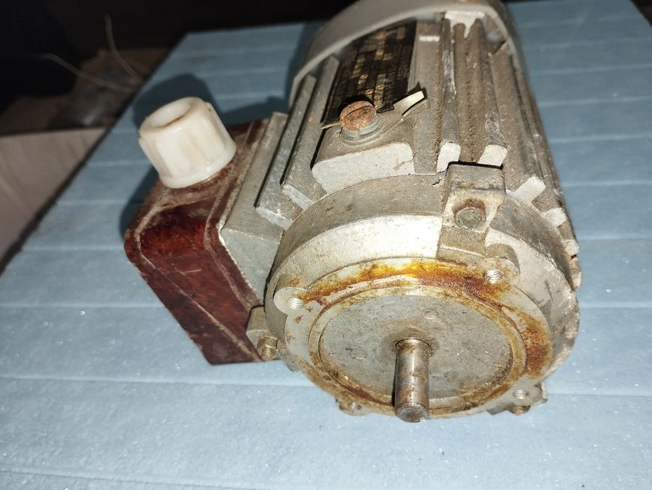 Двигун 4 ААМ 50 В4 У3