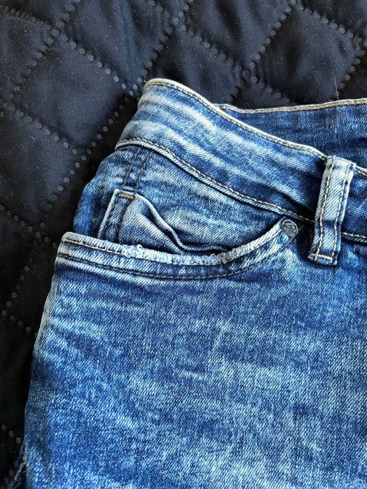 Krótkie jeansowe bawełniane spodenki przed kolano M 38 kieszenie