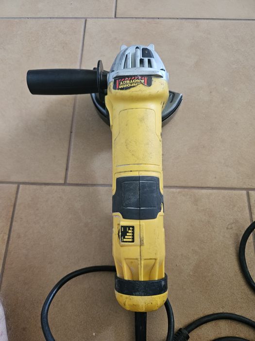 DeWalt DW4257 szlifierka 2023r