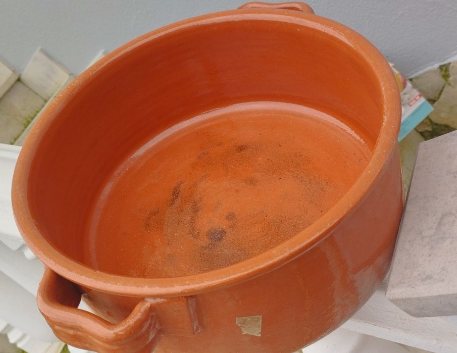 Various clay pieces.444868995182110722