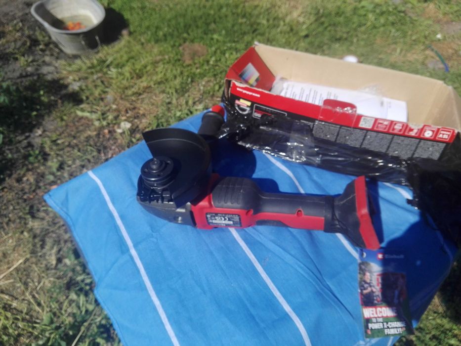 Szlifierka kątowa akumulatorowa Einhell AXXIO 18/125  bezszczotkowa2s