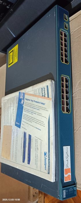 комутатор Cisco Catalyst 3560G-24TS-S 24 порти Gigabit Ethernet,