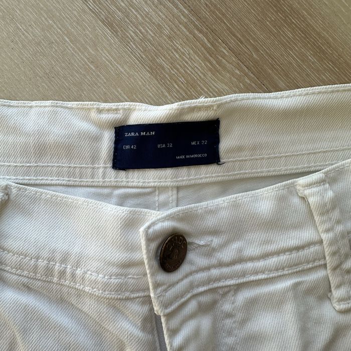 Білі джинсові чоловічі шорти zara