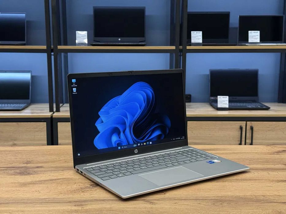 HP 15.6" i5-1334U/16GB/512Nvme na garantia