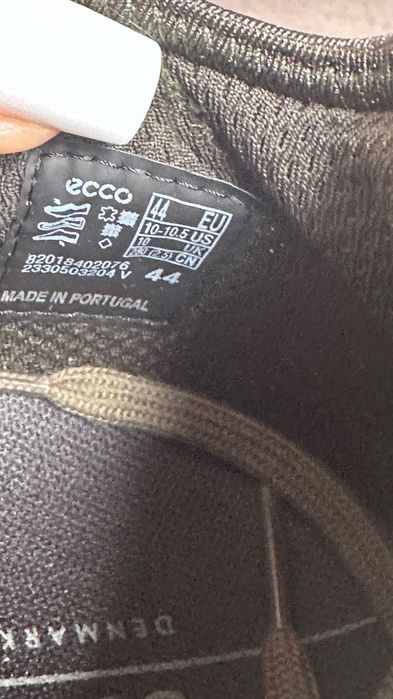 Продам Ecco  кроси