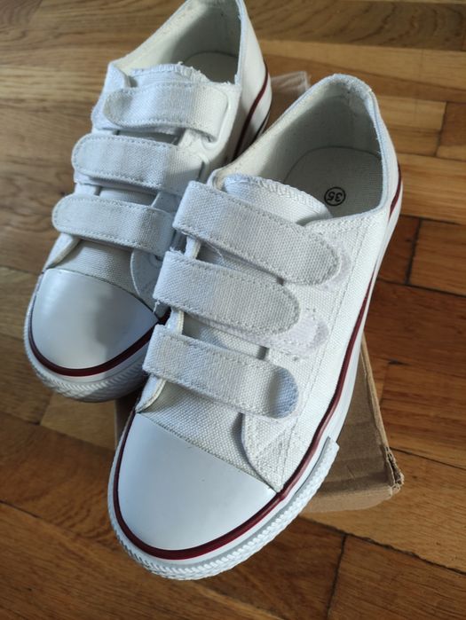 Trampki białe  32+-  (20cm wkładka )