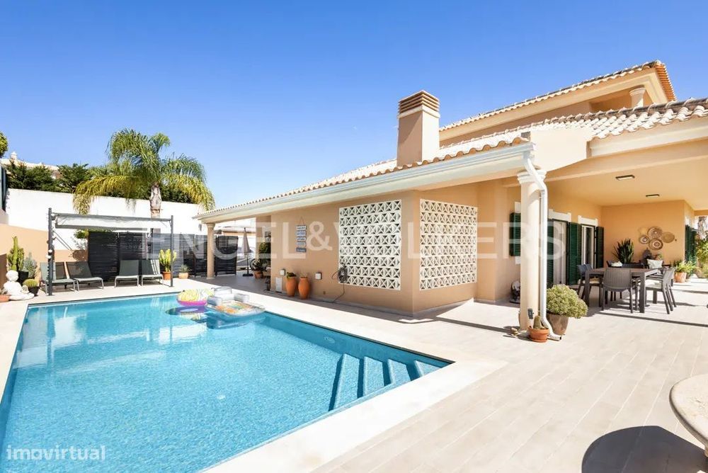 Moradia Isolada Tradicional com Piscina em Albufeira