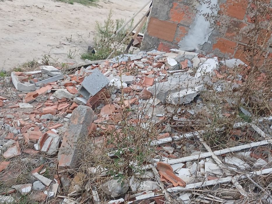 Ofereço entulho para obras