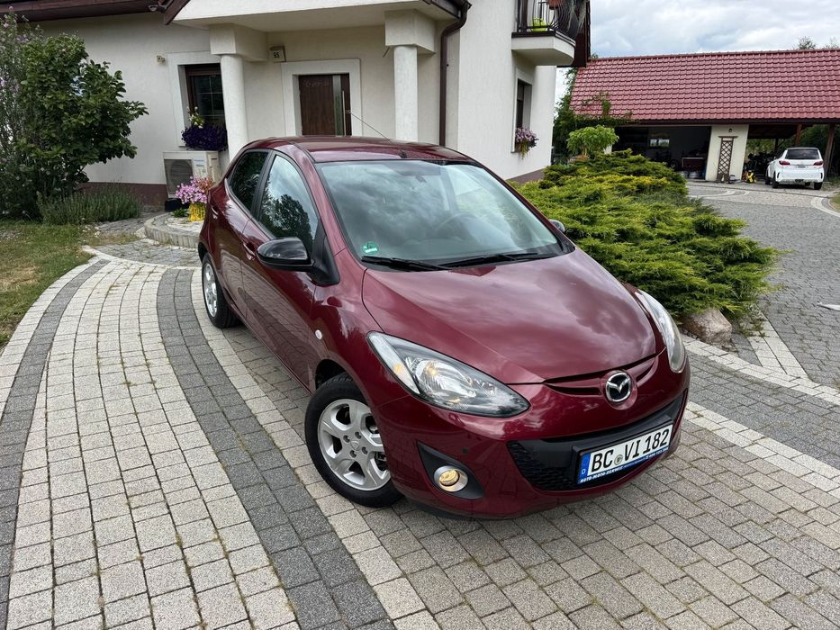 Mazda 2 2014 rok 2 kpl kół Niski przebieg super stan