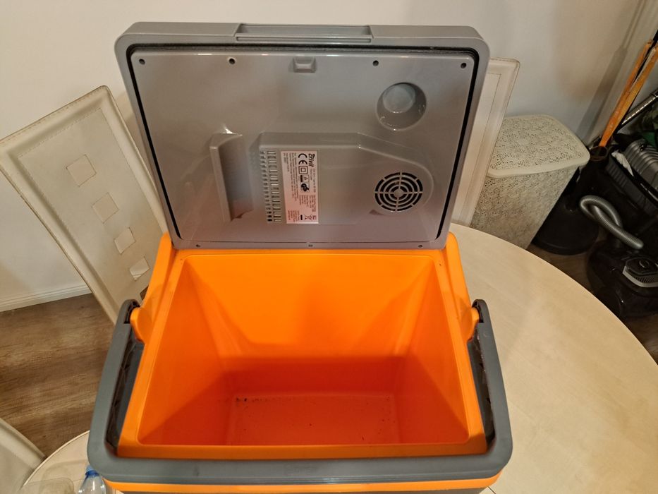 Lodowka samochodowa turystyczna