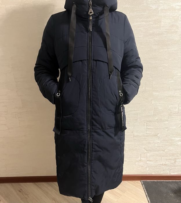 Довга жіноча зимова куртка