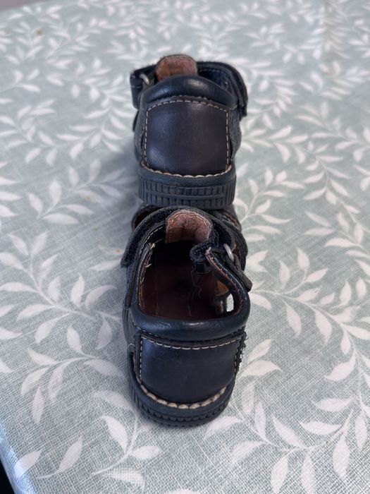 Sandalias menino 21
