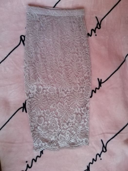 Кружевная юбка Boohoo.