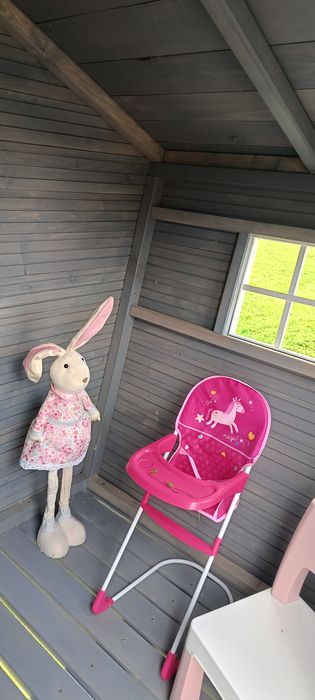 Drewniane domki dla dzieci.