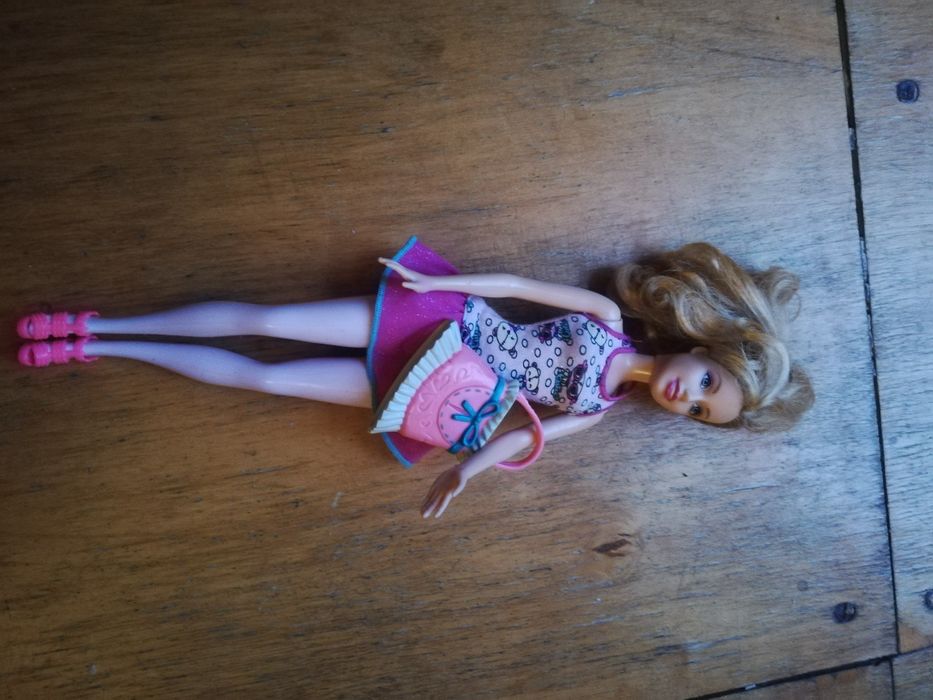 Lalka Barbie Mattel plus 5 zestawie