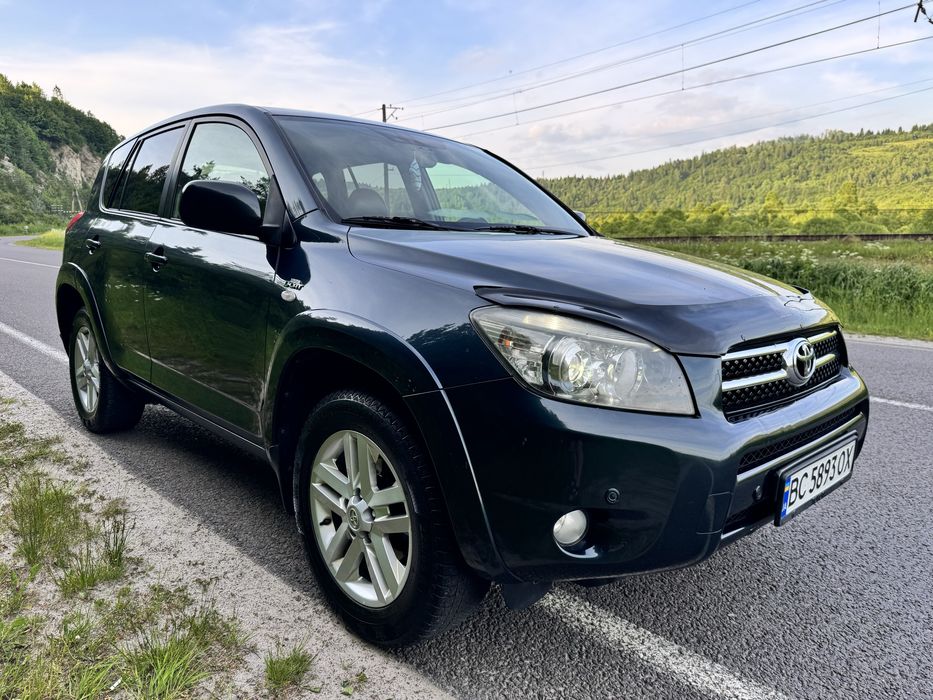 Продам власне авто toyota rav 4