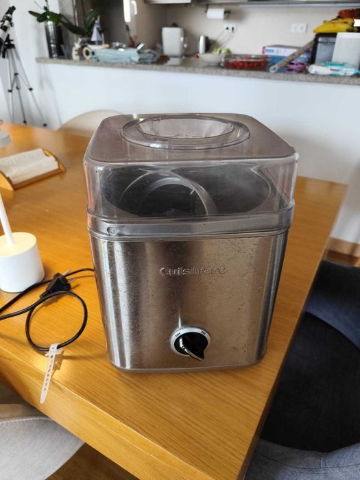 Máquina de Gelados Cuisinart - Muito Bom Estado