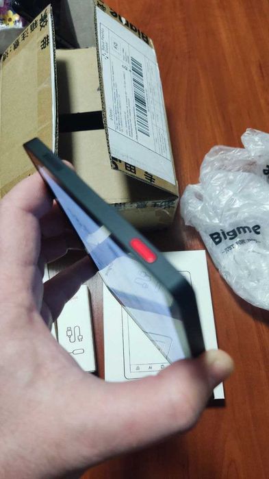 Читалка Bigme B6 з кольоровим екраном і повноцінним Google Play