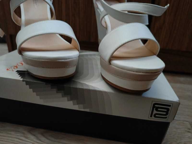 Sandały faberlic kremowe 39