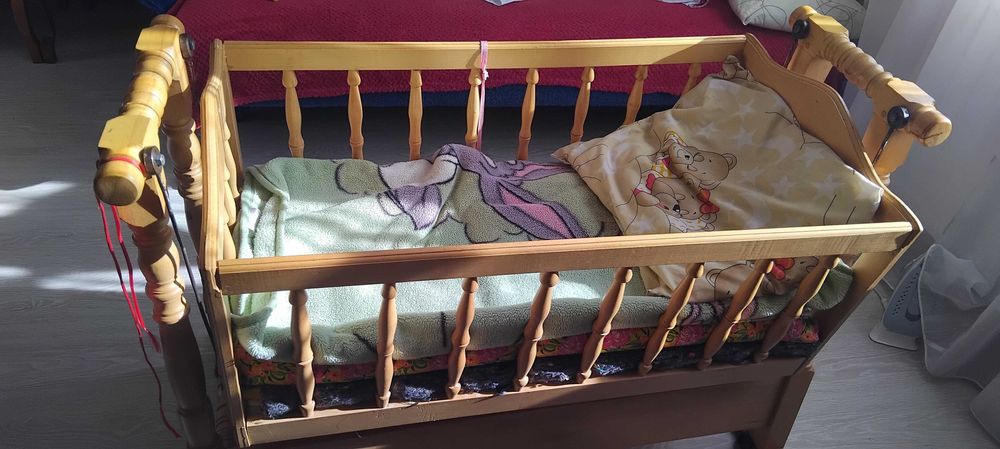 Дитяче ліжечко(колиска)