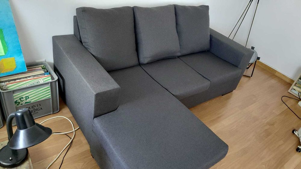 Sofá com 2 anos de uso.