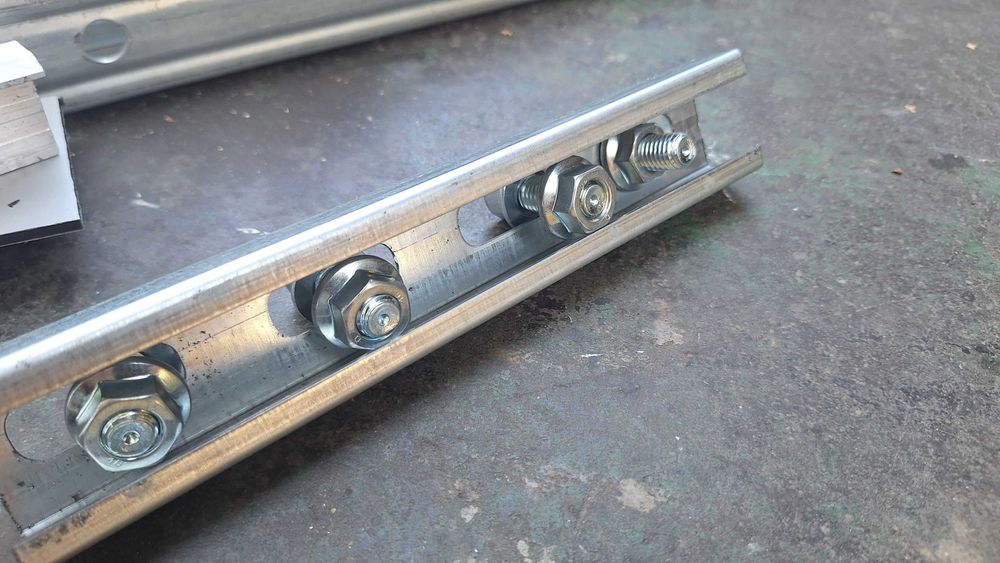 Крепления для солнечных панелей, Кріплення для сонячних панелей