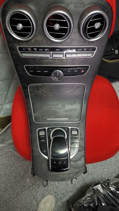 Consola completa de Mercedes C 220 AMG