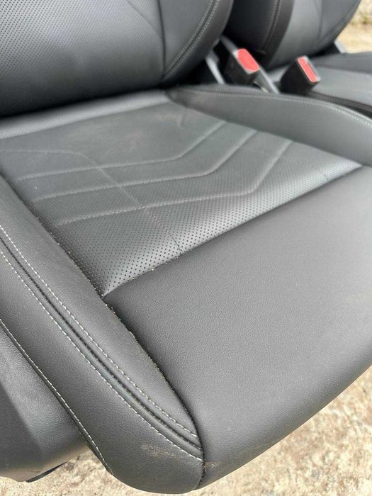 BMW X1 U11 салон сидіння  карти обшивка бмв х1 ю11 Розборка