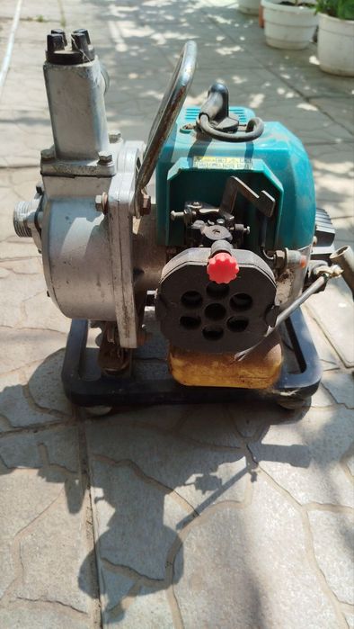 Мотопомпа CADKO двухтактная.