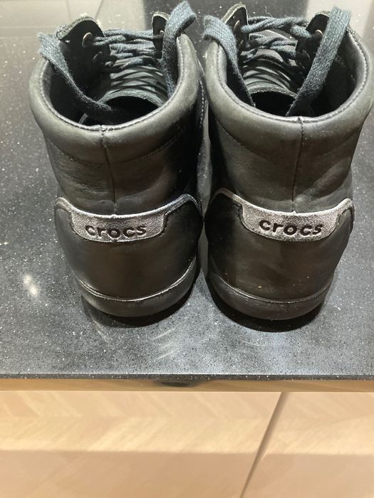 Buty crocs ze skory