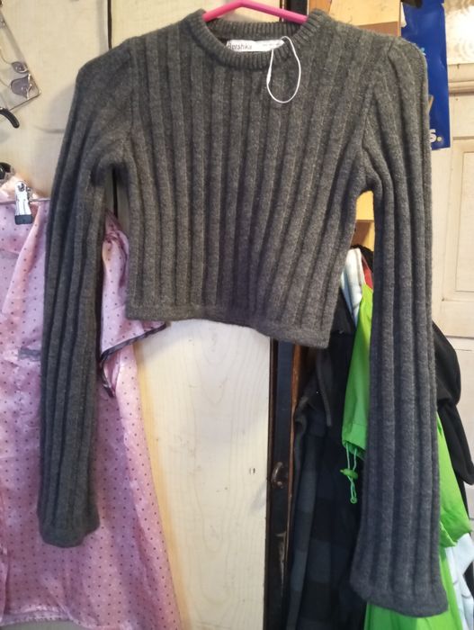 Sweter krótki Bershka - nowy