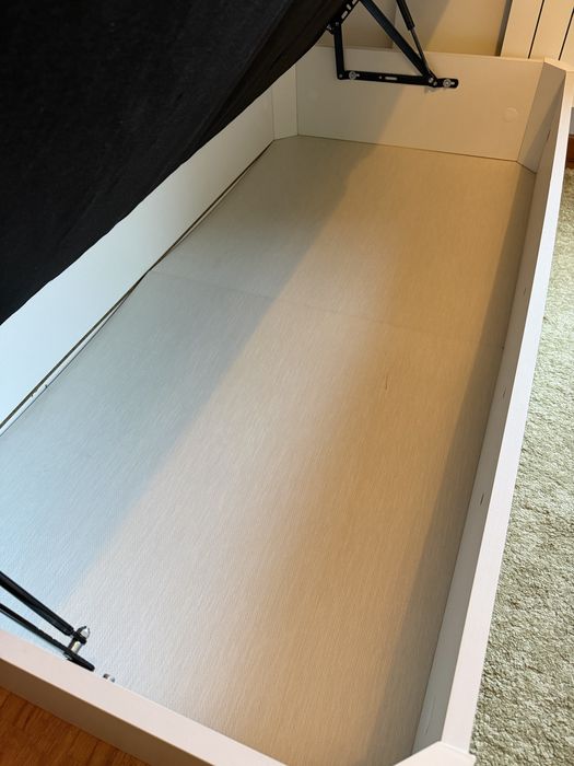 Vende-se cama 180 × 90 cm — 50 €