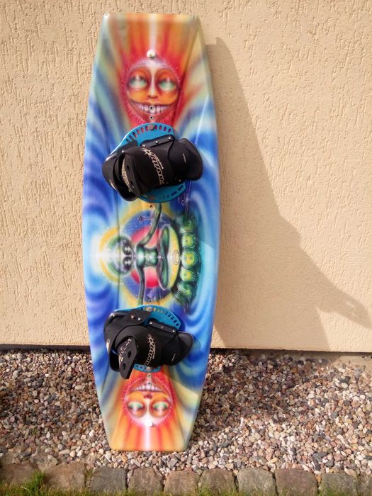 Deska wakeboard 135cm z wiązaniami
