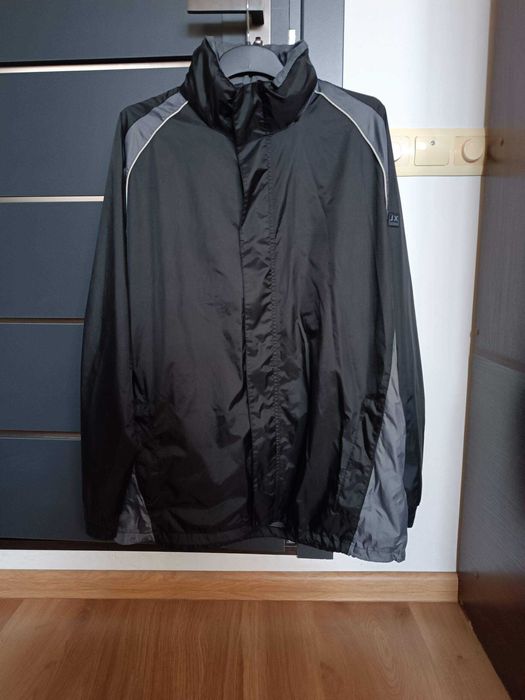 Практична чоловіча вітровка  бренду JX J Jeantex. розмір L