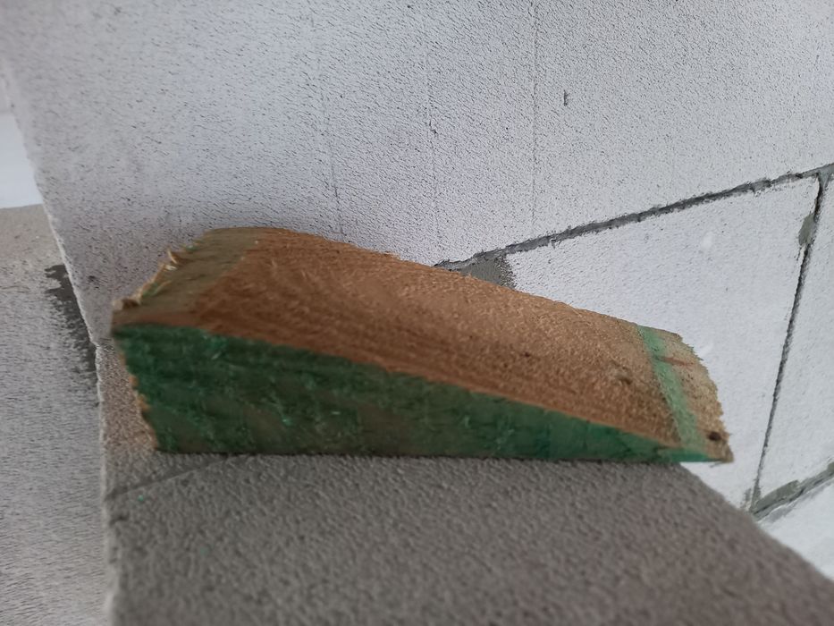 Kliny pod stemple budowlane