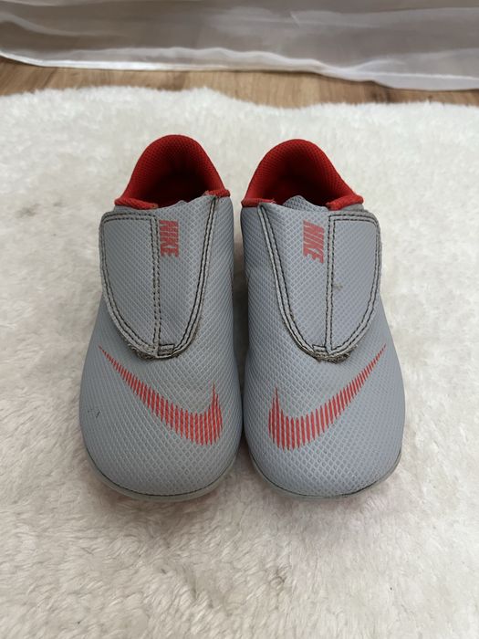 Buty sportowe do piłki nożnej Nike chlopięce 28