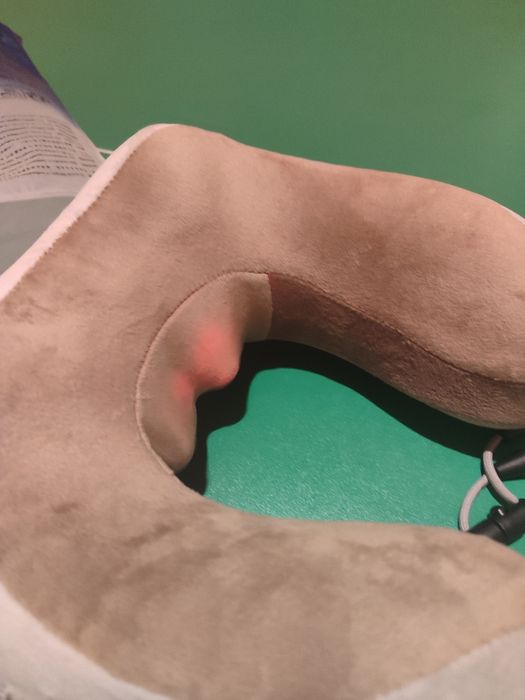 Масажна подушка безпровідна