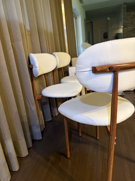 8 Cadeiras estofadas modernas – Novas