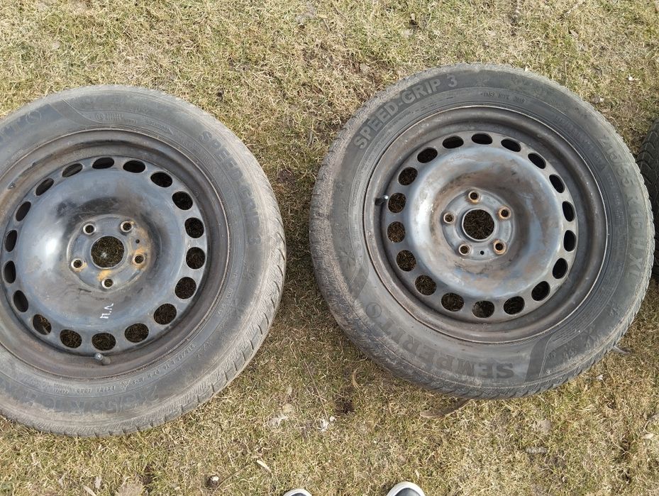 Продам зимові шини 215 55 r16