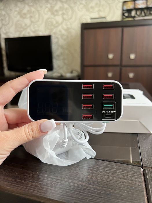 Універсальний зарядний пристрій