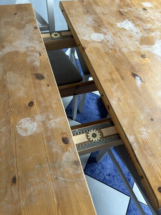 Stół sosnowy, rozsuwany