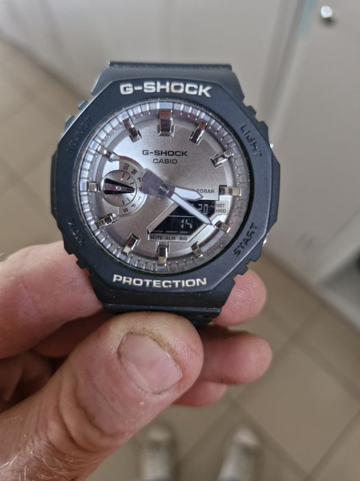 Продам часы.Casio G-Shock GA-2100-1A1