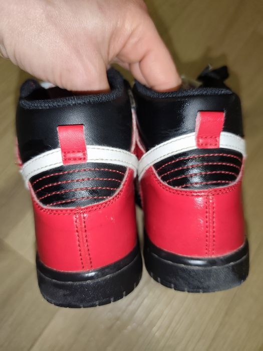 Продам кросівки Nike оригінал в ідеальному стані