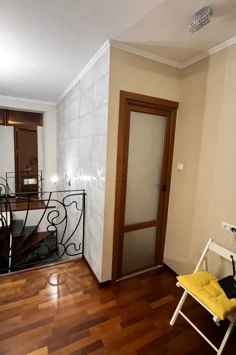 Продаж квартири мансарда в центрі міста по вулиці Мельника. Програми!!!