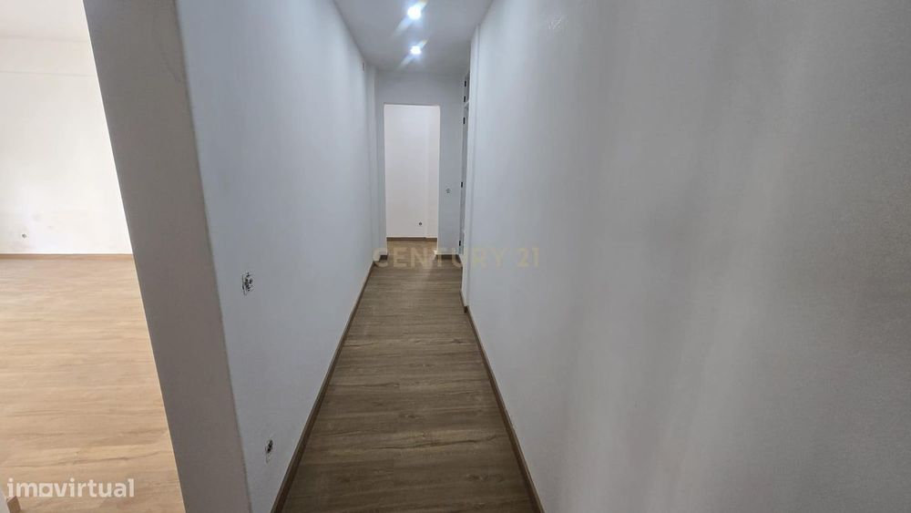 Apartamento T4 para Arrendamento – Bairro do Liceu, Setúbal Totalmente