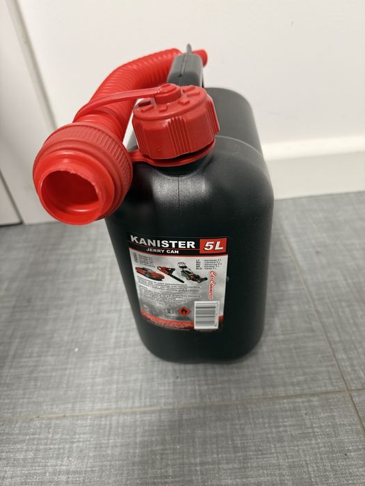 Kanister nowy plastikowy 5 litrów Jerry Can 4 sztuki
