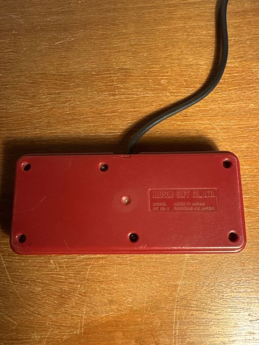 Kontroler pad do Nintendo Famicom / Pegasus od Hudson Soft HC 62-4